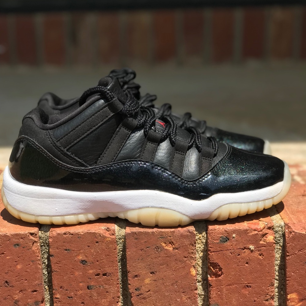 Air Jordan Retro 11 Low 72-10 GS Size 5Y / 6.5